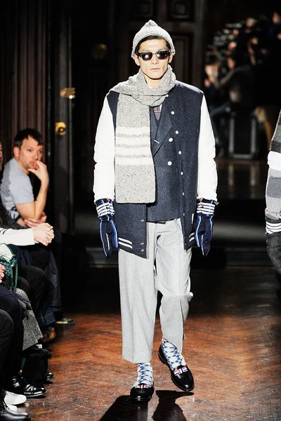 Look 18